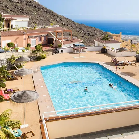 Con Piscina Climatizada Y Vistas 阿德耶