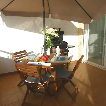 Con Piscina Climatizada Y Vistas