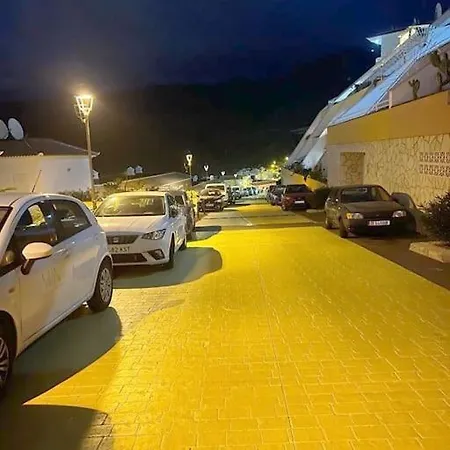 Con Piscina Climatizada Y Vistas *