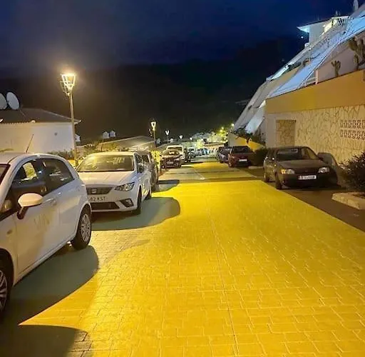 Con Piscina Climatizada Y Vistas *